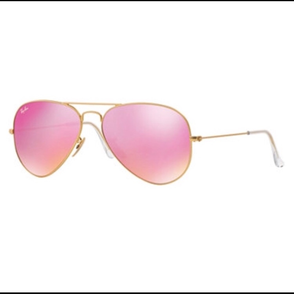 Pink Ray-Ban’s Aviators